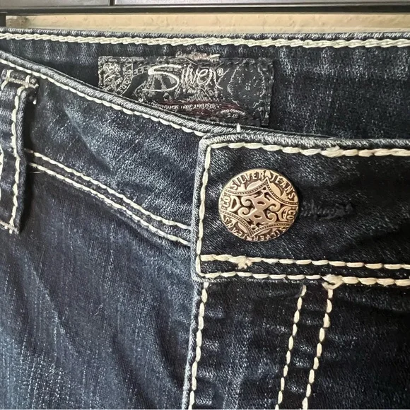Silver Jeans Indigo Cropped Women's Jeans - Picture 3 of 8